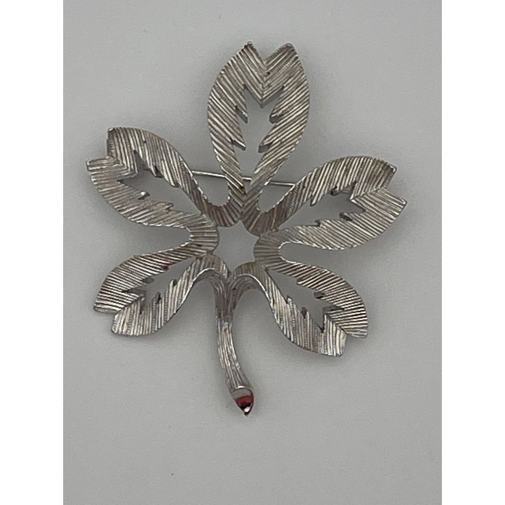 Vintage Trifari Brooch Textured Silver Tone Flower Leaf 18$
